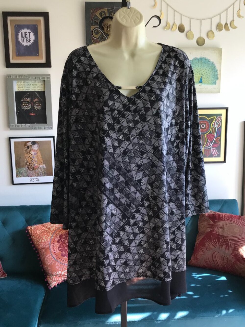 ANYWEAR by Catherines size 3X Black Gray Geometric Minimalist Print Tunic Top